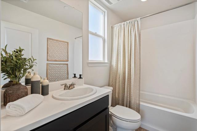 191 Scarlett Way, Hollister CA: https://media.crmls.org/mediaz/7f91c82a-1ed3-486c-9fb0-8091e98ba654.jpg