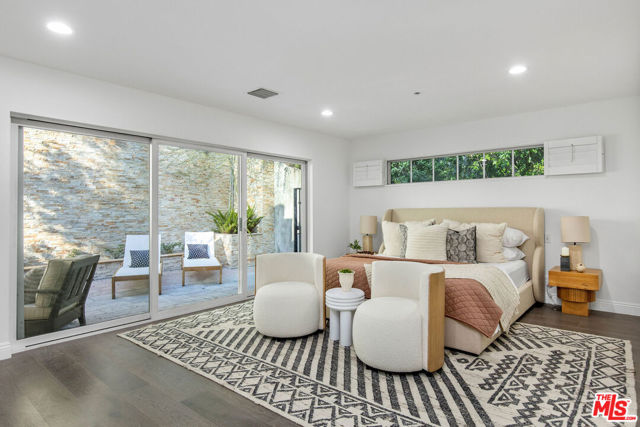 10523 Selkirk Lane, Los Angeles CA: https://media.crmls.org/mediaz/7f91d3ff-c755-41f5-aef3-fc03ff936737.jpg