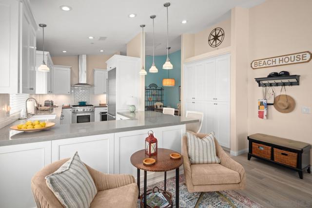 737 G Avenue, Coronado CA: https://media.crmls.org/mediaz/7f91e474-6b5d-4b04-ba6f-be7475ce6b6c.jpg