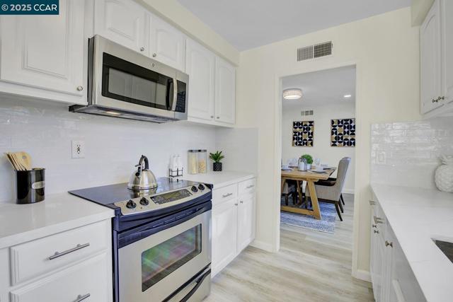 166 Madelia Place, San Ramon CA: https://media.crmls.org/mediaz/7f92337f-5de7-4352-a8f7-95b70fe9ec86.jpg