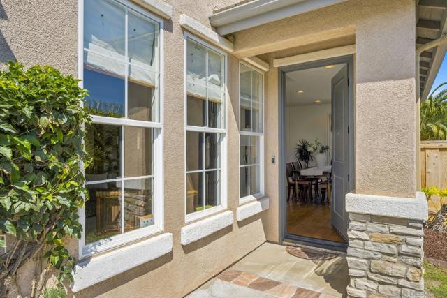 1266 Mariposa Rd, Carlsbad CA: https://media.crmls.org/mediaz/7f924f28-ceda-4141-a095-7dc91950e295.jpg