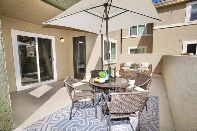 7405 Charmant Dr, San Diego CA: https://media.crmls.org/mediaz/7f9251ee-fb45-4135-982c-7a0e82f08880.jpg