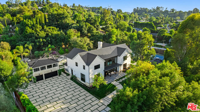 18762 Wells Drive, Tarzana CA: https://media.crmls.org/mediaz/7f9299c8-43cb-465e-b547-b87599a66694.jpg
