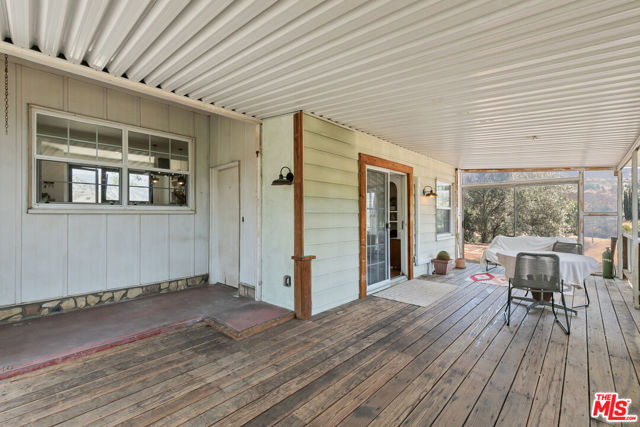11320 Alethea Drive, Sunland CA: https://media.crmls.org/mediaz/7f92fec8-4ba9-4fd4-983d-a777c5c39352.jpg
