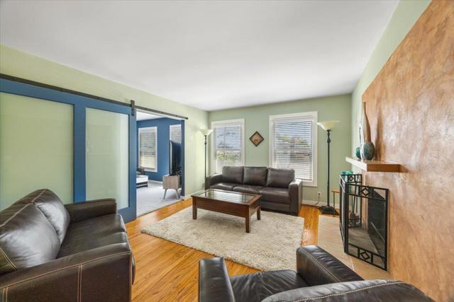 2310 Fleetwood Drive, San Bruno CA: https://media.crmls.org/mediaz/7f93351b-2637-4124-ab86-e5330baa3e94.jpg