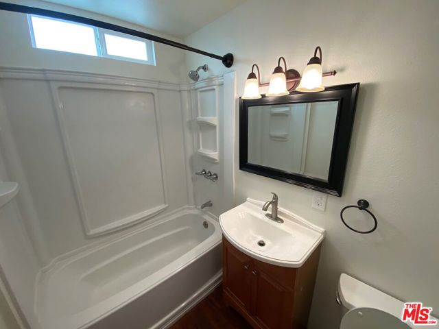 1 bed unit bathroom