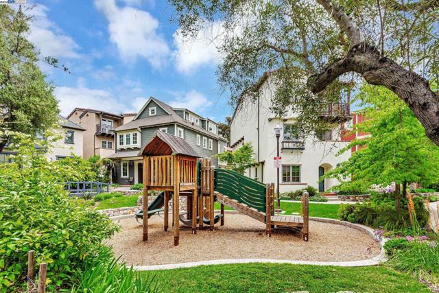 43150 Calle Familia, Fremont CA: https://media.crmls.org/mediaz/7f942268-35ce-472c-a566-f101d7996501.jpg