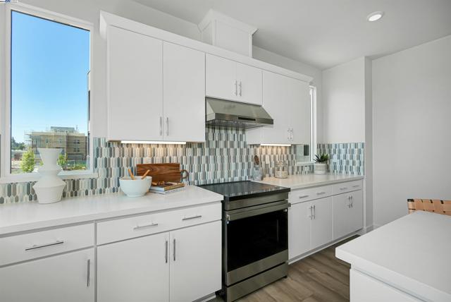 2388 Stanford Street, Alameda CA: https://media.crmls.org/mediaz/7f945805-3660-46d6-8675-e82b97f7001e.jpg