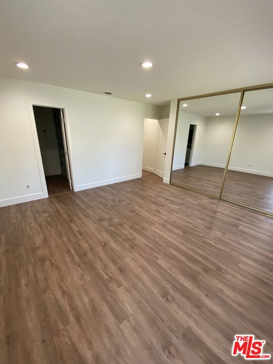 1837 N Brighton Street, Burbank CA: https://media.crmls.org/mediaz/7f945c61-e611-4322-a810-e57815a0e247.jpg