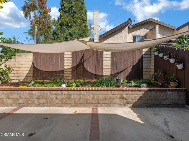 190 Donegal Avenue, Newbury Park CA: https://media.crmls.org/mediaz/7f94b0be-e39b-46df-a2ed-4af2c45b5e53.jpg