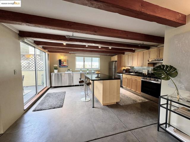 701 Pennsylvania AVE, San Francisco CA: https://media.crmls.org/mediaz/7f952a87-1bac-4ae3-b31f-f4289bf7b212.jpg