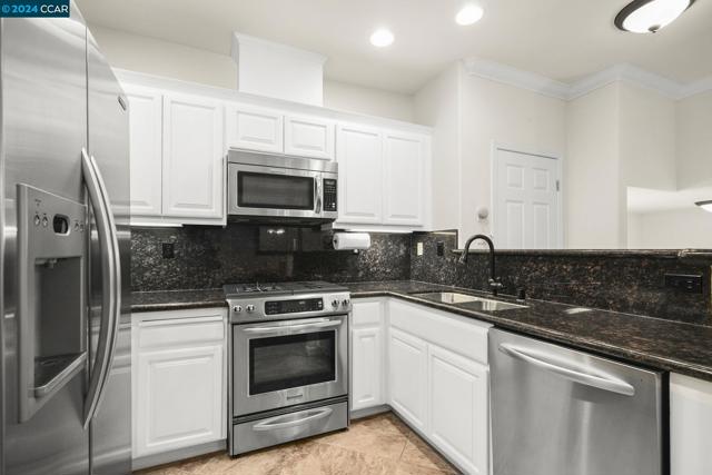 3420 Finnian Way Unit 112, Dublin, California 94568-4534, 2 Bedrooms Bedrooms, ,2 BathroomsBathrooms,Condominium,For Sale,Finnian Way Unit 112,41066866