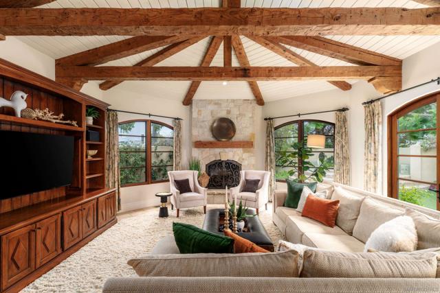 1038 E Ave, Coronado CA: https://media.crmls.org/mediaz/7f95c6f4-80e7-4910-8d09-96a2a486d297.jpg