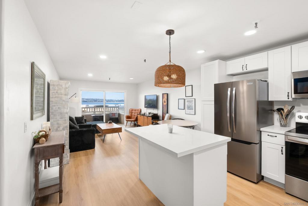 4015 Crown Point #104