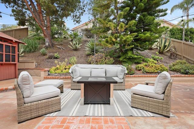 1642 Marbella Drive, Vista CA: https://media.crmls.org/mediaz/7f969edd-0a36-44ee-9494-ba18d89ef0e4.jpg
