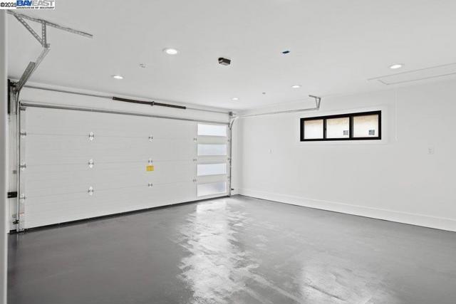 833 Polk St, Albany CA: https://media.crmls.org/mediaz/7f96c7a0-94a3-4491-b149-74f4d1091b1f.jpg
