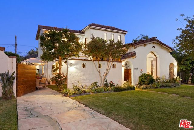 10516 Tennessee Avenue, Los Angeles CA: https://media.crmls.org/mediaz/7f973924-c0fd-4766-982e-2dcdbac31419.jpg