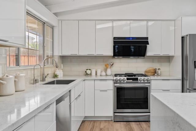 Image 4 of 49 For 1130 Breezewood Court