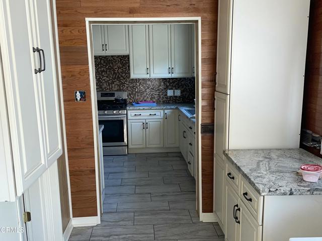 470 W 17th Street, San Bernardino CA: https://media.crmls.org/mediaz/7f9768dd-d9e4-47a6-8435-fc00d89932d1.jpg