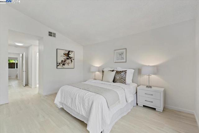 32948 Soquel St, Union City CA: https://media.crmls.org/mediaz/7f979382-209b-4ea7-995c-de0eb84e006c.jpg