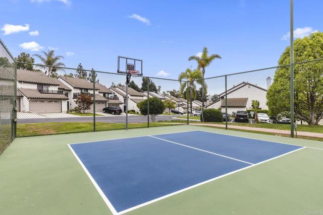 Detail Gallery Image 31 of 45 For 7012 Goldenrod Way, Carlsbad,  CA 92011 - 3 Beds | 2/1 Baths