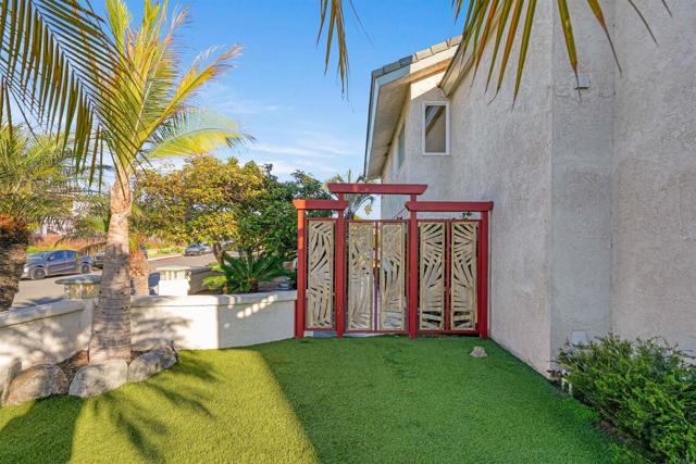 Detail Gallery Image 9 of 44 For 2438 Ocean St, Carlsbad,  CA 92008 - 3 Beds | 2/1 Baths