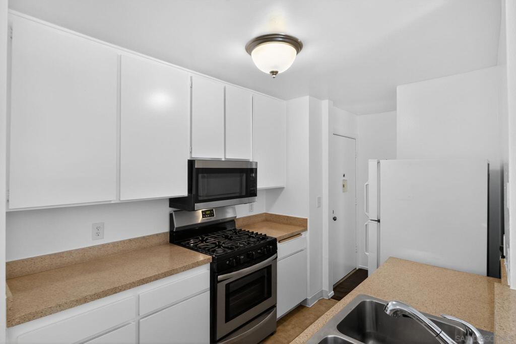 1621 Hotel Circle - photo 4
