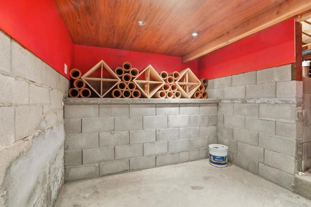 130 Georges Drive, Hollister CA: https://media.crmls.org/mediaz/7f98e2cb-1793-41c1-8cbc-ef19fef02f6b.jpg