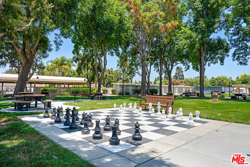https://media.crmls.org/mediaz/7f9999f1-e528-47e2-9ef6-b5178883bd80.jpg?preset=X-Large