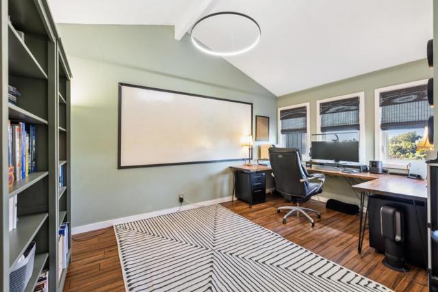 58 Villanova Drive, Oakland CA: https://media.crmls.org/mediaz/7f99ac1b-df37-4707-bbf1-df3ef1abd082.jpg
