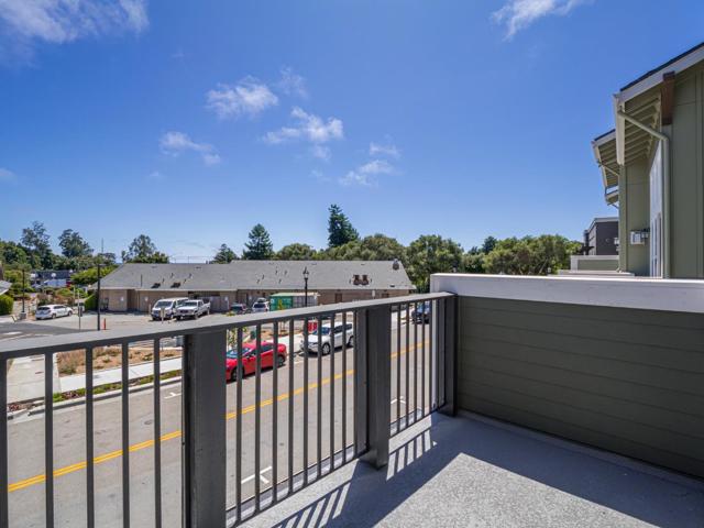 121 Aptos Village Way, Aptos CA: https://media.crmls.org/mediaz/7f9a25a2-35e7-41cd-a909-6b2adc940cb8.jpg