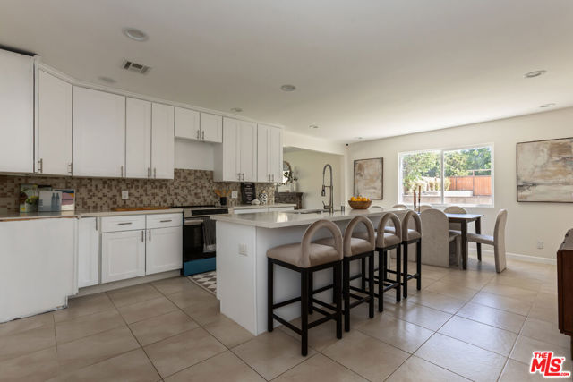 18515 Chatsworth Street photo 6