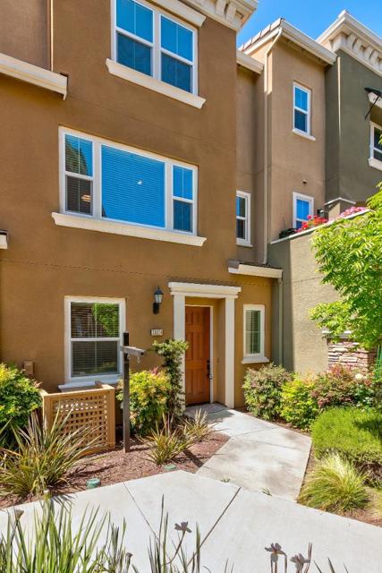 38924 Lemongrass Way, Newark CA: https://media.crmls.org/mediaz/7f9ad7fb-dd5c-4268-b76e-032dea34903b.jpg
