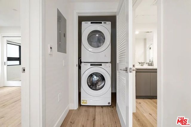 846 S Mariposa Avenue, Los Angeles CA: https://media.crmls.org/mediaz/7f9b299f-5106-457c-bcac-2a65021bc03e.jpg
