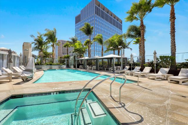 888 W E St, San Diego CA: https://media.crmls.org/mediaz/7f9b5e32-b874-4f4d-90d5-0cee3cc79140.jpg