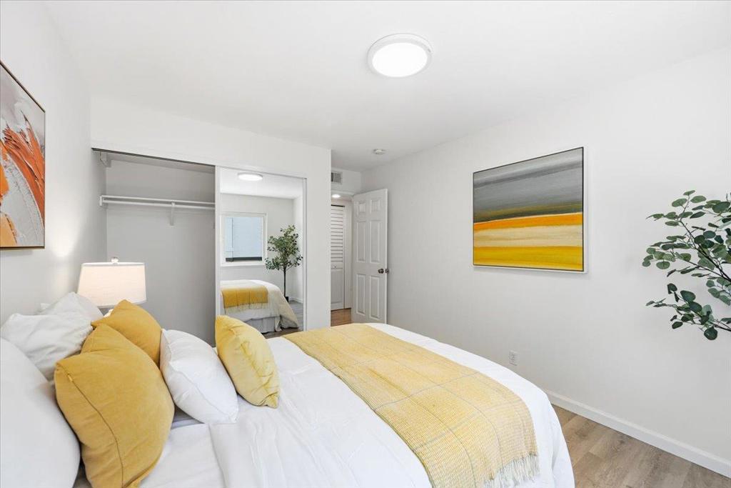 https://media.crmls.org/mediaz/7f9c308d-a2a8-4c23-89f2-77a3b708f86f.jpg?preset=X-Large