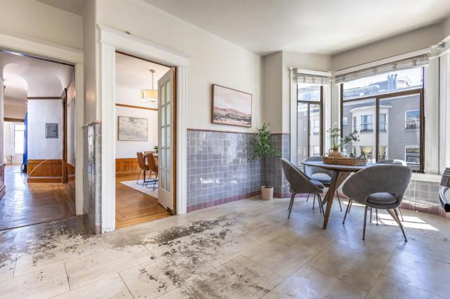 806810 Union Street, San Francisco CA: https://media.crmls.org/mediaz/7f9caf60-acc5-4b49-b4bc-cb26398e6006.jpg