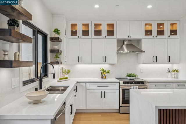 1126 Brighton Ave, Albany CA: https://media.crmls.org/mediaz/7f9cc47d-3b9b-42c4-83c7-fc044a8642fc.jpg