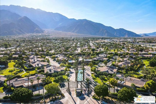 2861 Sundance Circle, Palm Springs CA: https://media.crmls.org/mediaz/7f9d81d9-3bfa-4b65-9006-94286028c259.jpg