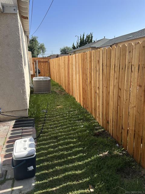1648 E PLYMOUTH ST, Long Beach CA: https://media.crmls.org/mediaz/7f9d93f5-f883-4fdb-82f1-22e5037c2ba7.jpg