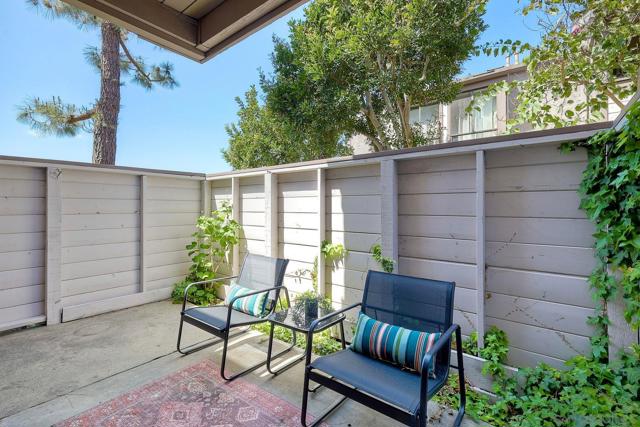 9209 Village Glen Dr, San Diego CA: https://media.crmls.org/mediaz/7f9df908-471b-4a0d-a082-7c5e88efbe05.jpg