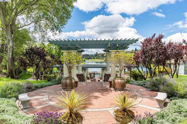 4009 W Lakeshore Drive, San Ramon CA: https://media.crmls.org/mediaz/7f9dff7a-8a96-4f8f-8baf-7ad7713accf3.jpg