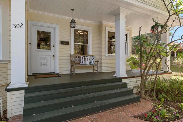 302 Los Gatos Boulevard, Los Gatos CA: https://media.crmls.org/mediaz/7f9e064c-5bf4-4ce3-b458-70cfafe0e851.jpg