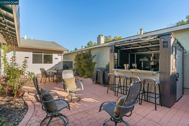 843 Luz Ct, Danville CA: https://media.crmls.org/mediaz/7f9f52c2-dea7-4b2e-906b-d2972573a654.jpg