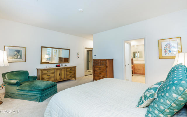20769 Lugano Way, Porter Ranch CA: https://media.crmls.org/mediaz/7f9fa129-11c1-4402-b8bc-e6f9e5672603.jpg