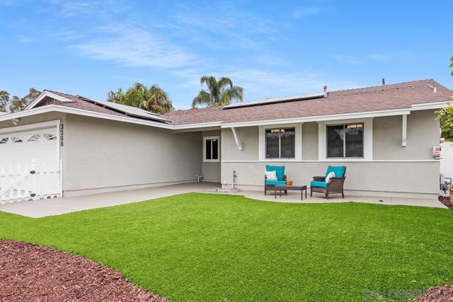 3208 Morningside Drive, Oceanside CA: https://media.crmls.org/mediaz/7fa00d37-61d3-4631-ae21-6943b49721c6.jpg