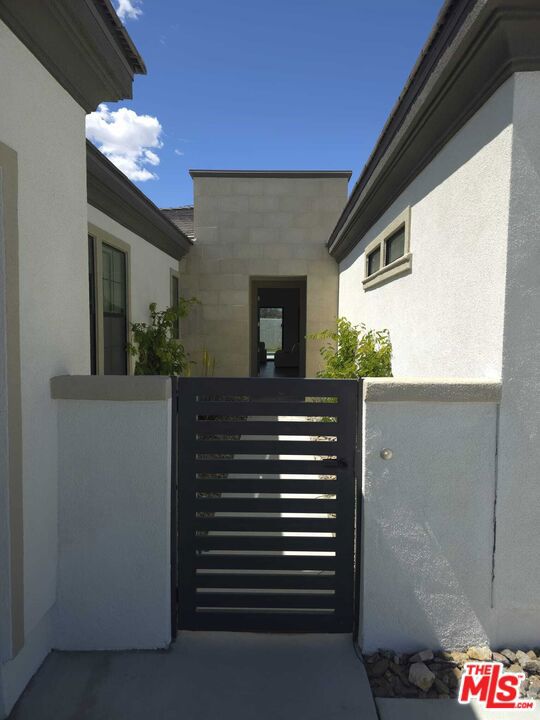 Image 21 of 1 For 49901 Crescent