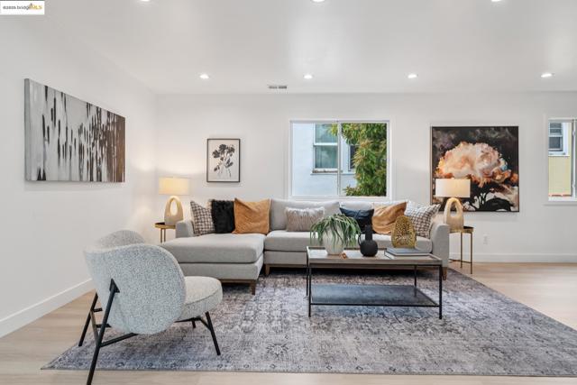 1207 Cedar St, Berkeley CA: https://media.crmls.org/mediaz/7fa02ebb-aa3e-4a4e-b151-d082343d83f5.jpg