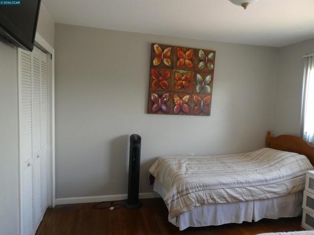 Image 20 of 43 For 2908 Sargent Ave