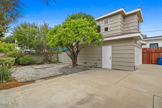 5131 Greenbush Avenue, Sherman Oaks CA: https://media.crmls.org/mediaz/7fa119cb-0c5f-4799-b805-2fdc0851274e.jpg